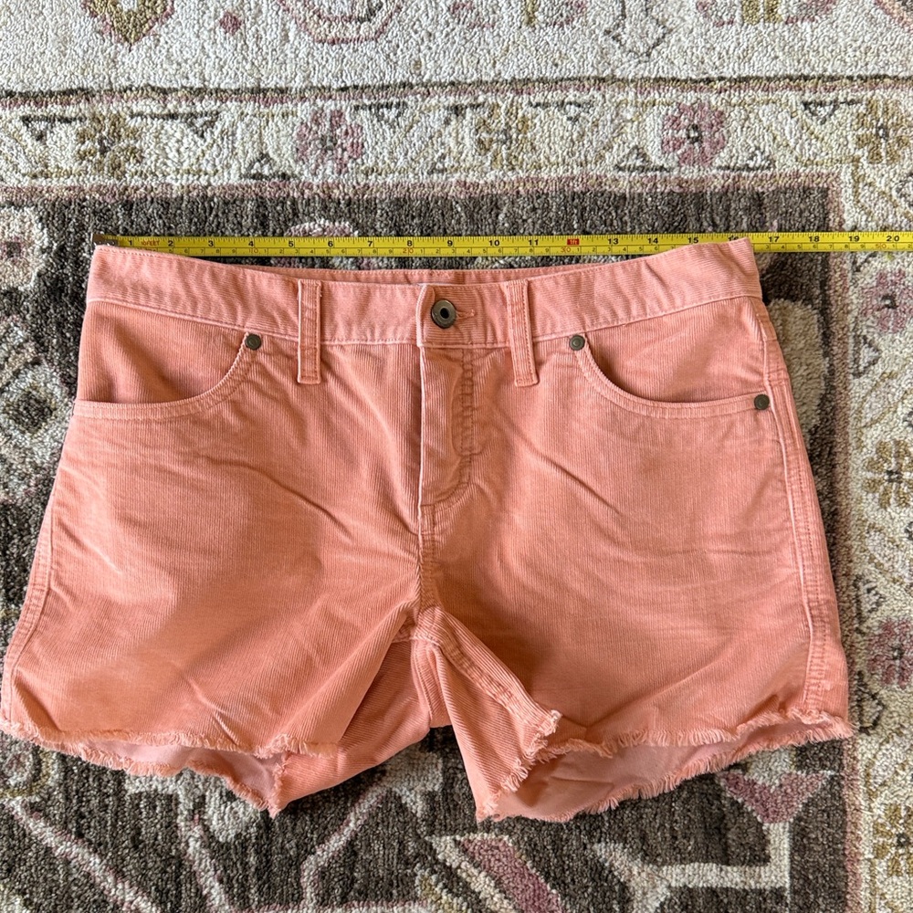 Carve Designs Women's Oahu coral Corduroy Shorts with fray & stretch. Size 6 - Picture 6 of 8